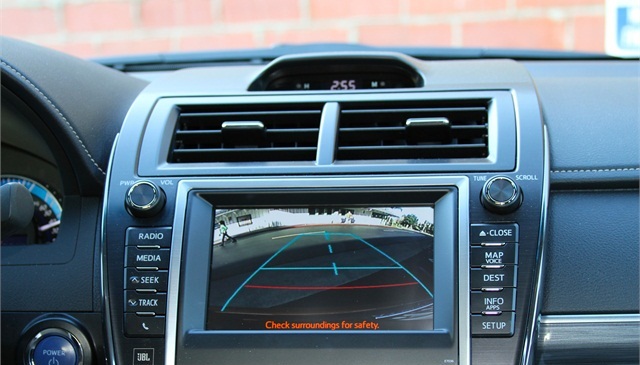 toyota-highlander-oem-integrated-backup-camera-system-buy-oem